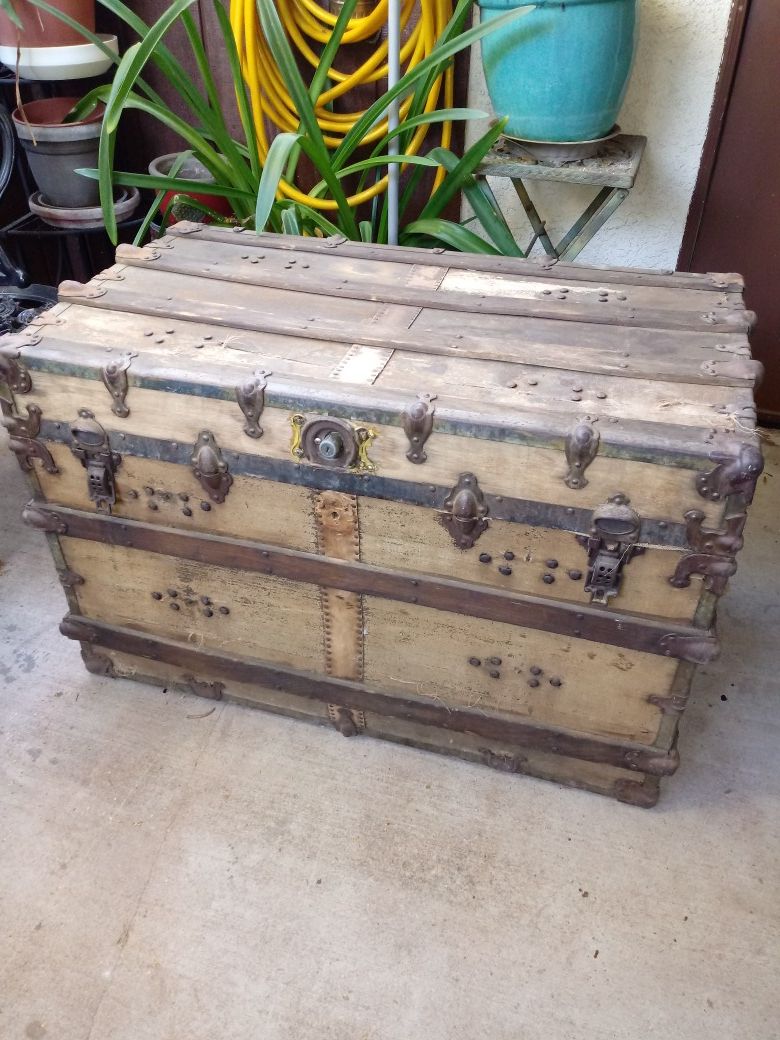 Free old steam trunk