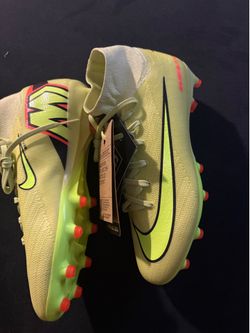 Mercurial vapor soccer cleats