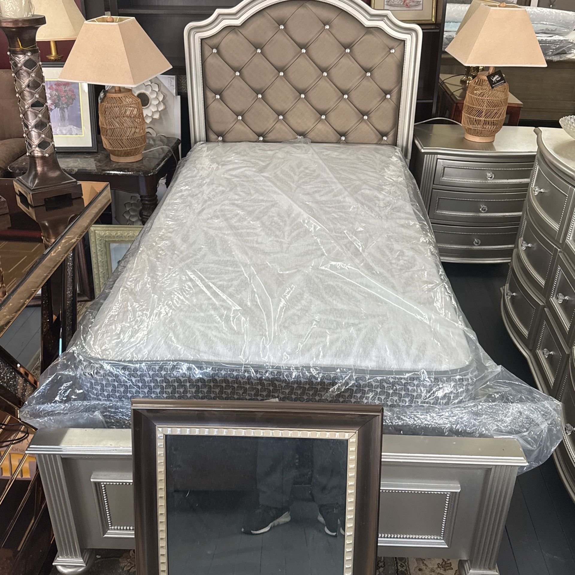 Twin Bedroom Set