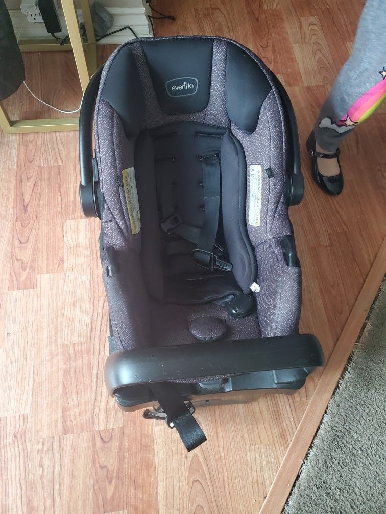 Evenflo Carseat With The Base