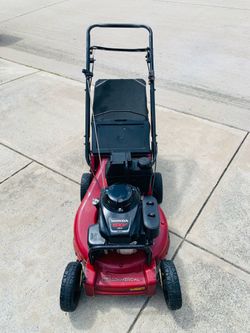 Great condition Toro Honda Commercial Self propelled lawnmower