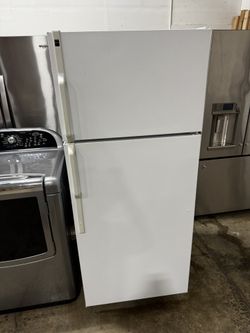 GE Hotpoint Fridge 