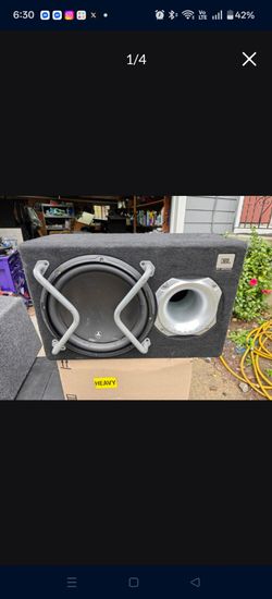 JL 12w3 subwoofer in ported box
