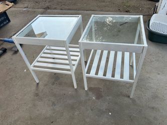 Set mesitas  tienen vidrio están bonitas son chiquitas