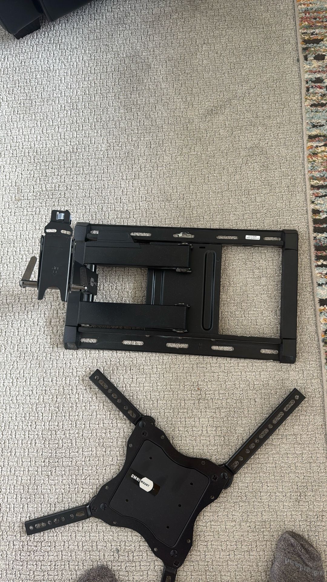 Omni TV Mount