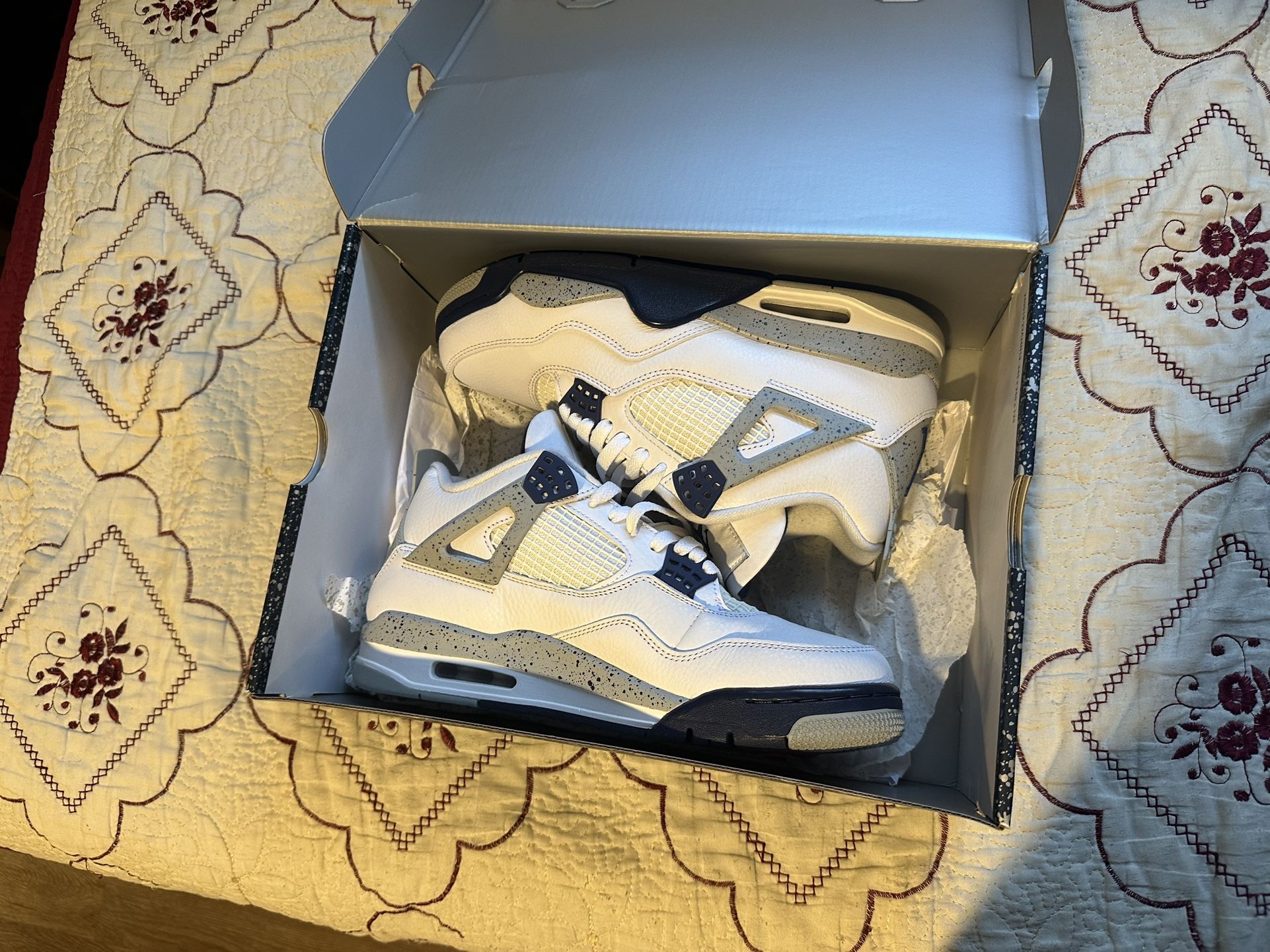 Jordan 4 Midnight Navy 