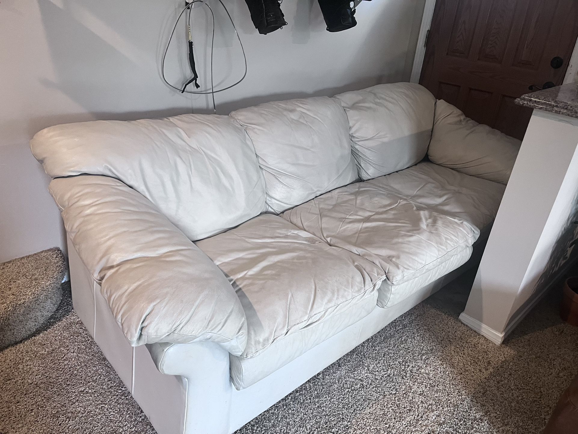 Free Couch Set, Pull Out Bed In 3 Seater 
