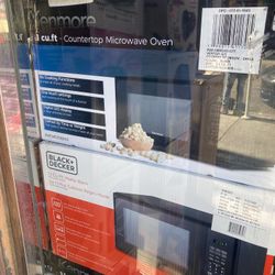 Microwave Big Size Of 1.1 Cubic Brand New In Box  By Ken more And Black Decker