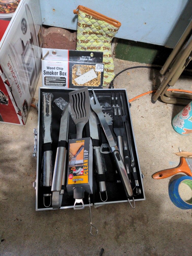 Brand New 20PCS Heavy Duty BBQ  Grill Tools Set

