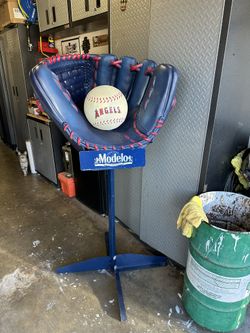 Man Cave Model Angles Glove And Ball Metal Stand Display