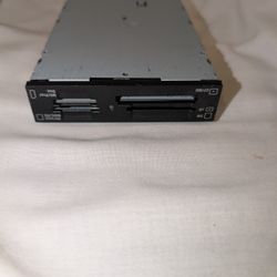 Internal 3.5" Multi-Card Reader (SD, CF, MS, xD) - PC Front Panel
