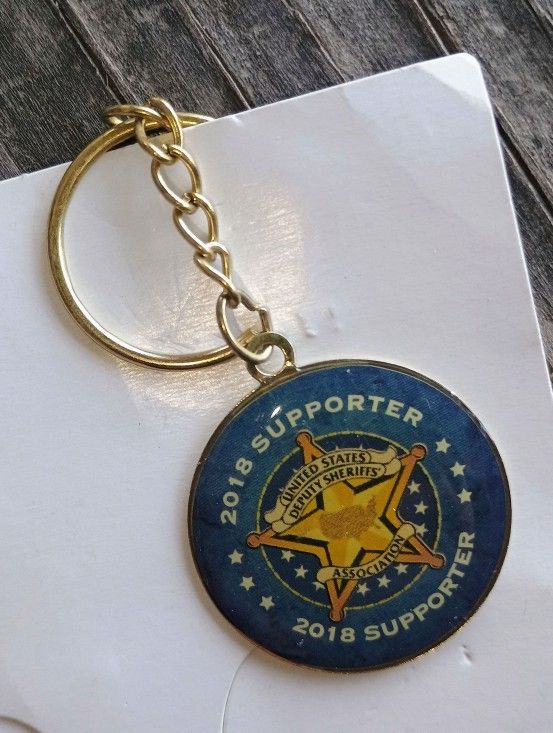 2018 Supporter United States Deputy Sheriff’s Association Goldtone Key Chain –