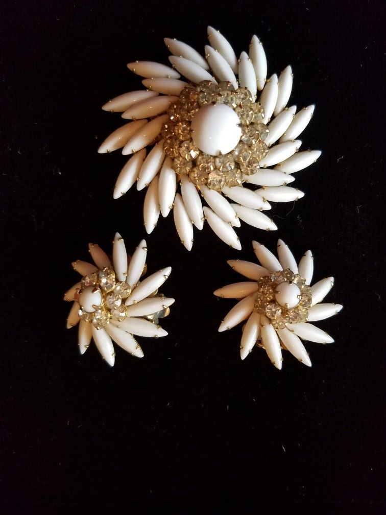 JUDY LEE SIGNED BROOCH AND EARRINGS SET