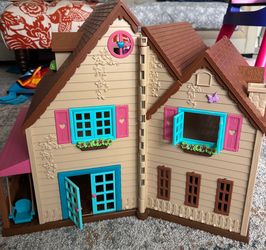 Cute cottage doll house