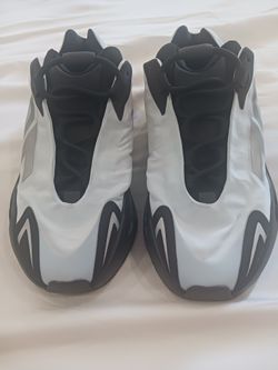 Adidas Yeezy Boots 700 MNVN Blue Tint Size 6. 1/2