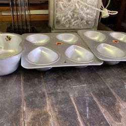 3 Cake  Pans 