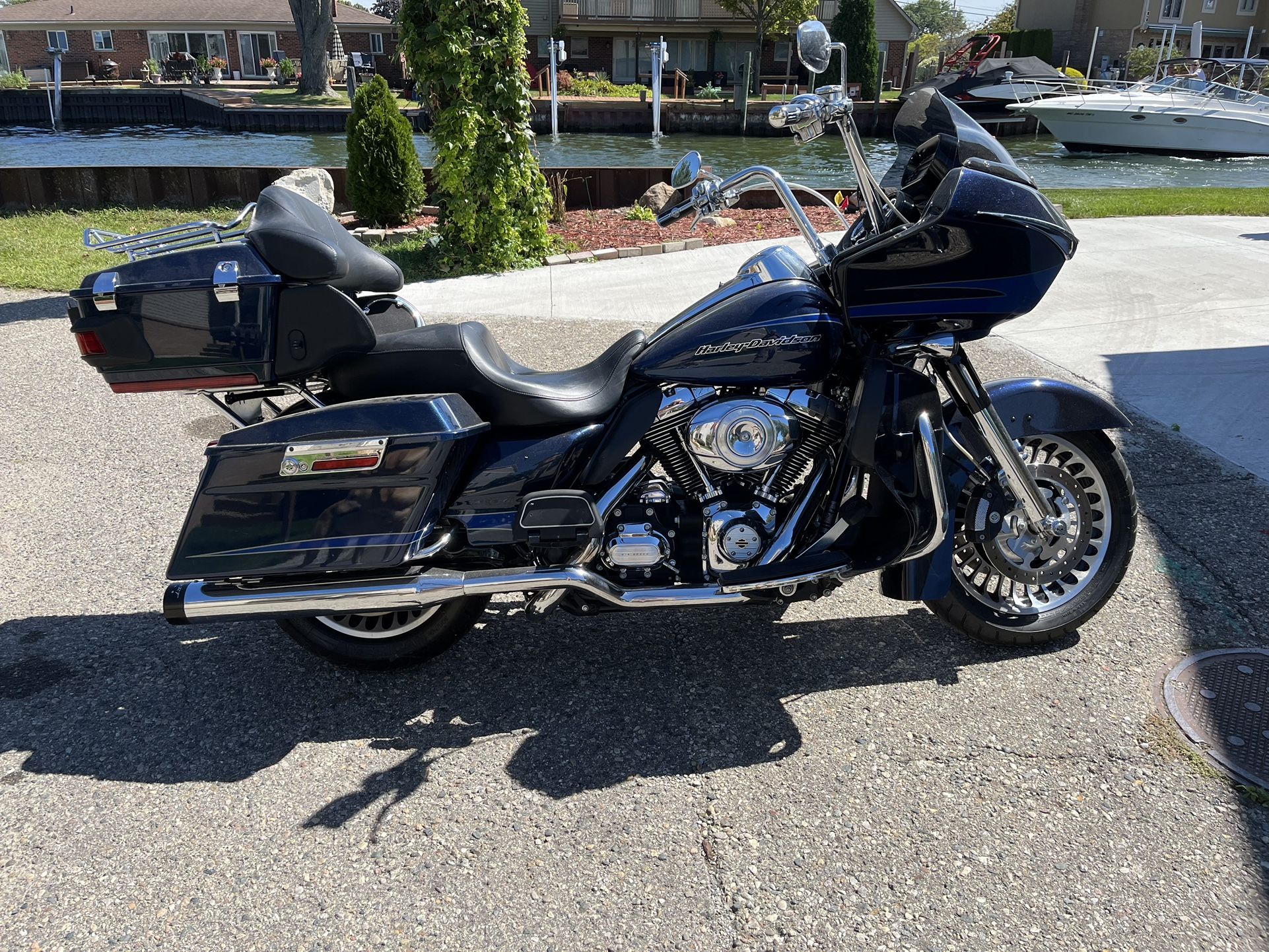 2012 Harley Davidson FLTRU Tour