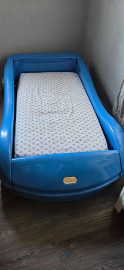 Toddler bed ..little tikes
