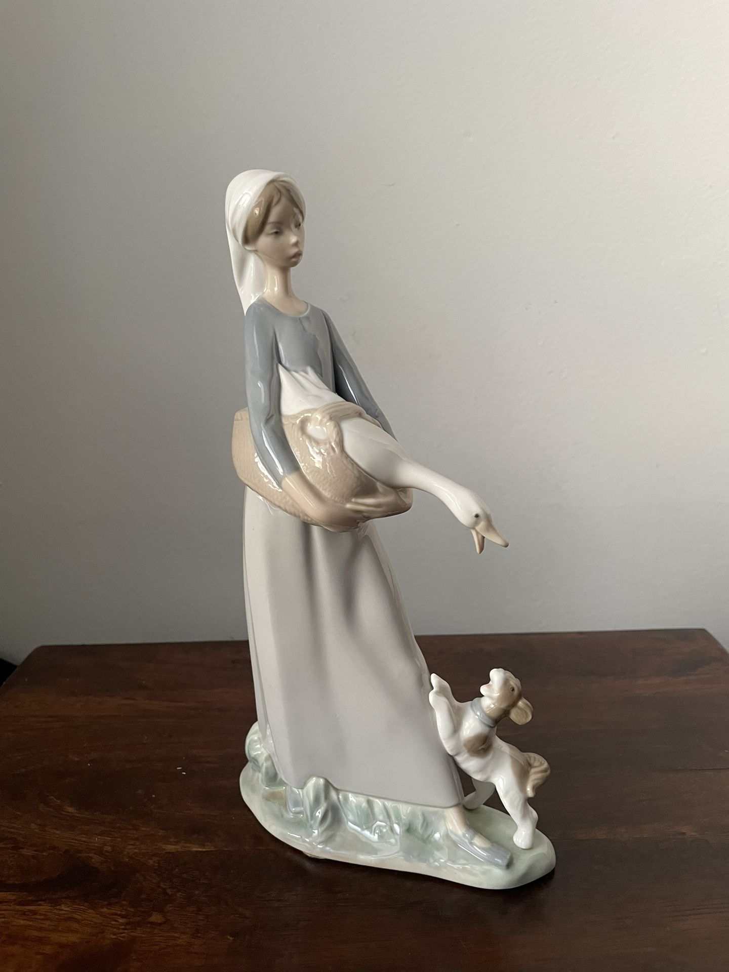 Lladro Porcelain Figurine “Girl With Goose And Barking Dog”