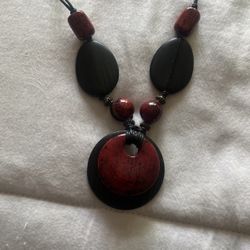 Women’s Necklace 
