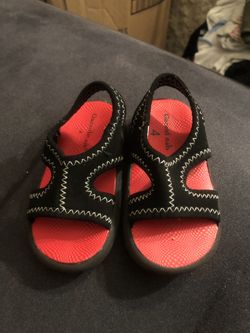 Sandals size 4c