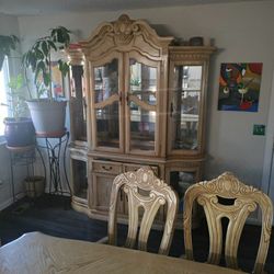 Kitchen Table And Hutch Cabinet 