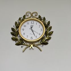 Olive Branch Clock.  $10.