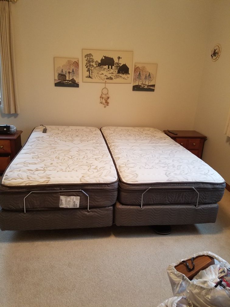 King Bed Easy Rest Adjustable Sleep System for Sale in Kiel, WI OfferUp