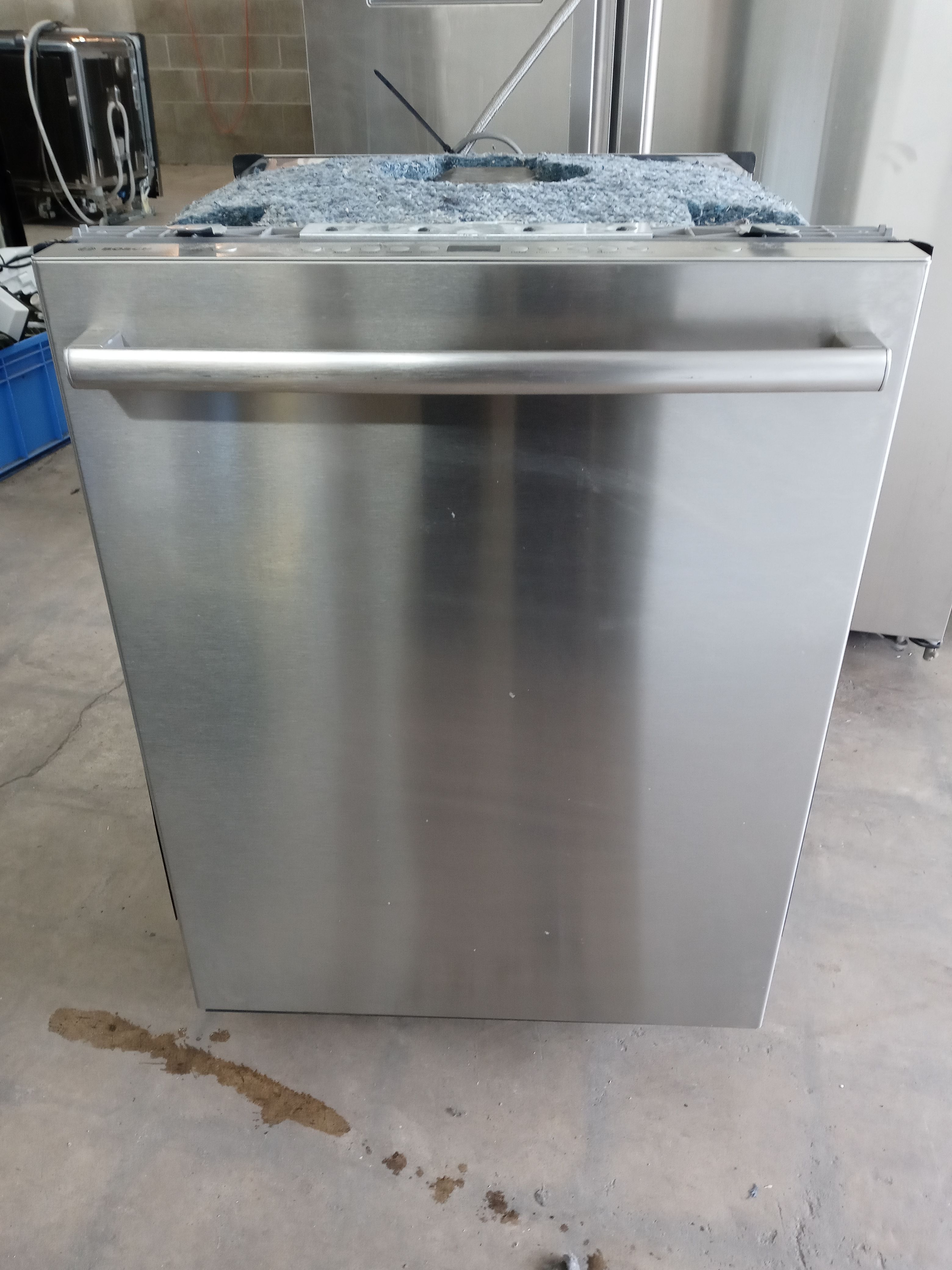 Bosch stainless steel dishwasher with stainless tub - Free delivery