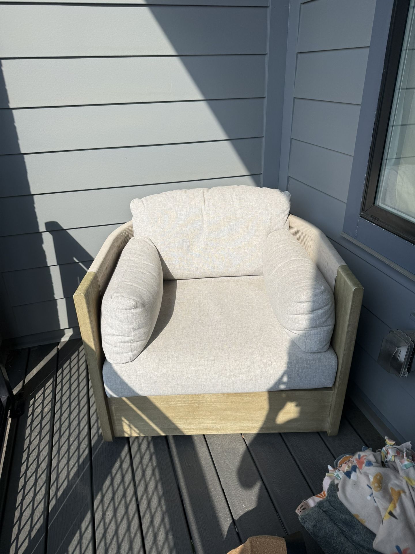 West Elm Porto Swivel Outdoor Chair
