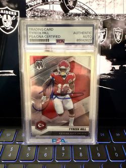 Tyreek Hill Mosaic PSA/DNA Certified On Card Auto