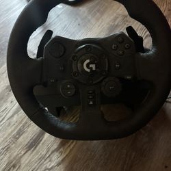 Logitech G923 Racing Wheel and Pedals and Shifter
