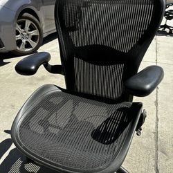 Aeron Chair Size C, Full Options 