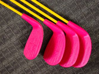 4 Plastic Golf Wedges