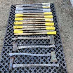 4 AXES & 17 AXE HANDLES - VARYING CONDITION