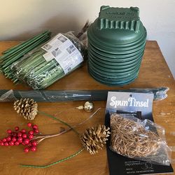 CHRISTMAS CRAFT SUPPLY LOT Candle Flower Arrangement Enamel Wire Picks Trays