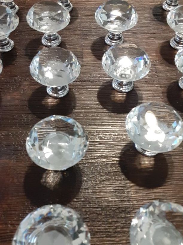 25 Crystal Handles Door Knobs