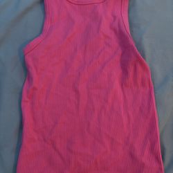 pink tanktop
