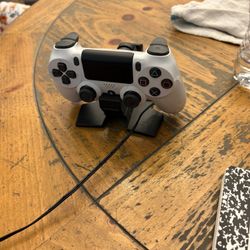 PlayStation 4 Controller And Charger 