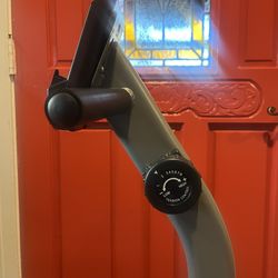 magnetic recumbent exercise bike with pulse measurement