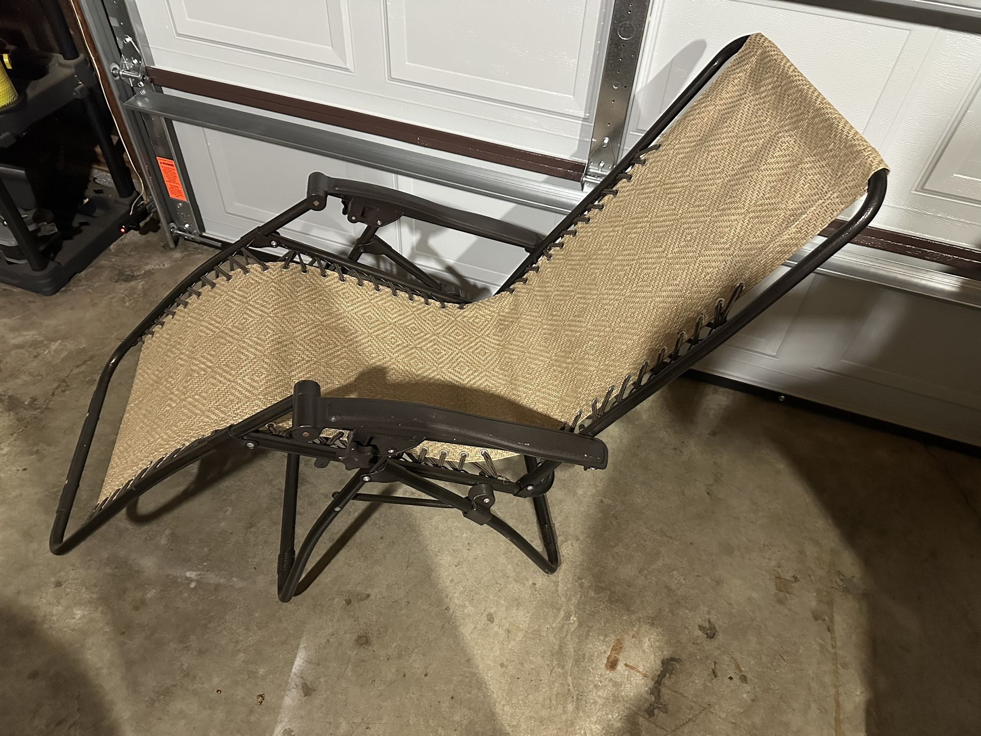 Zero Gravity Lounge Chair