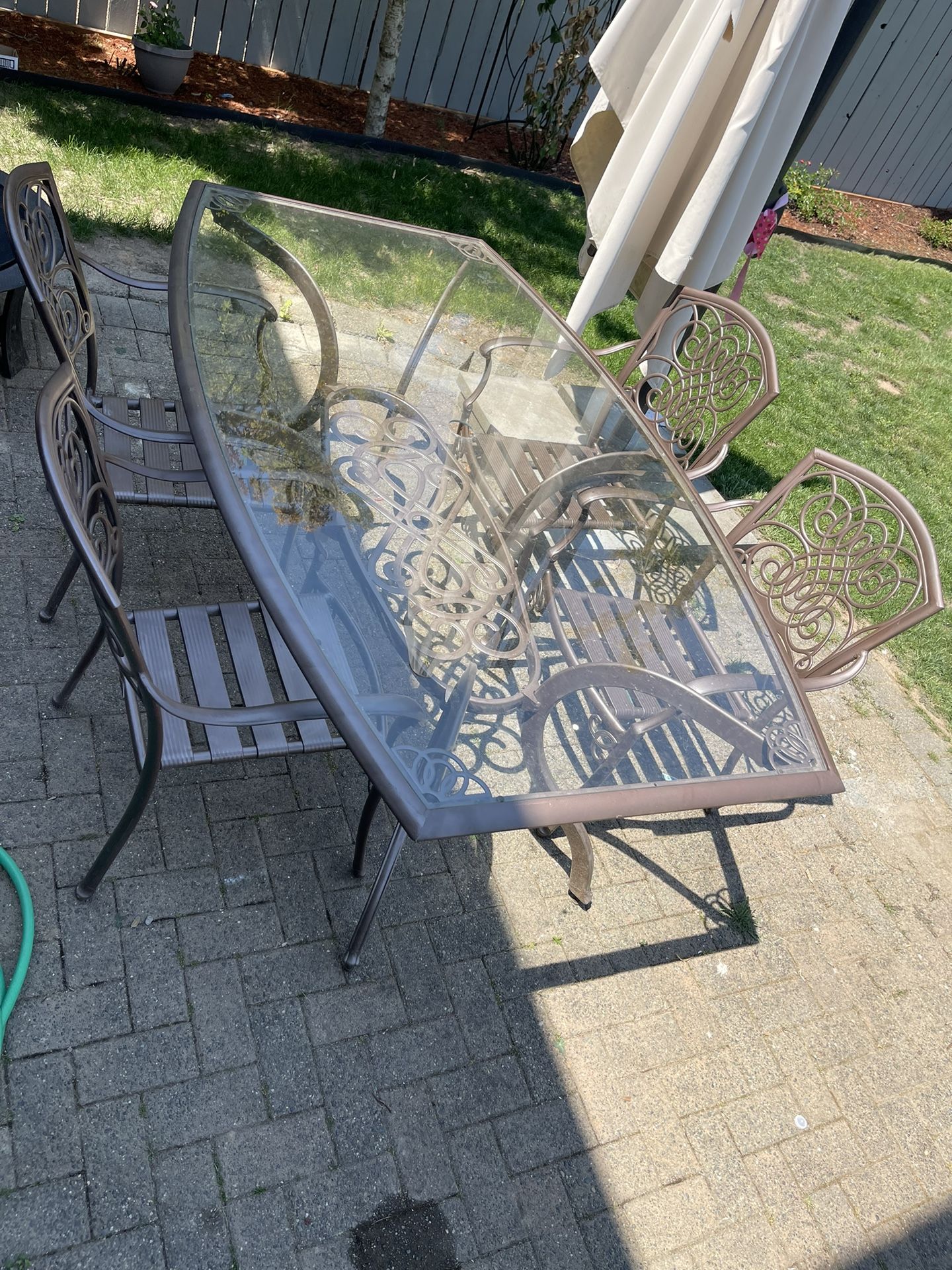 table and 4 chairs