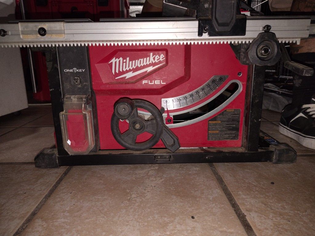 Milwaukee Table Saw