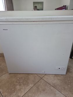 UPRIGHT FREEZER