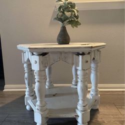 Farmhouse End Table