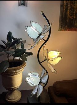 Black Lotus Flower Lamp 