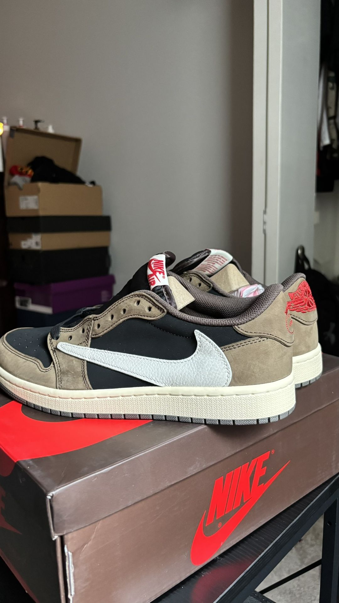 Travis Scott Jordan 1 low