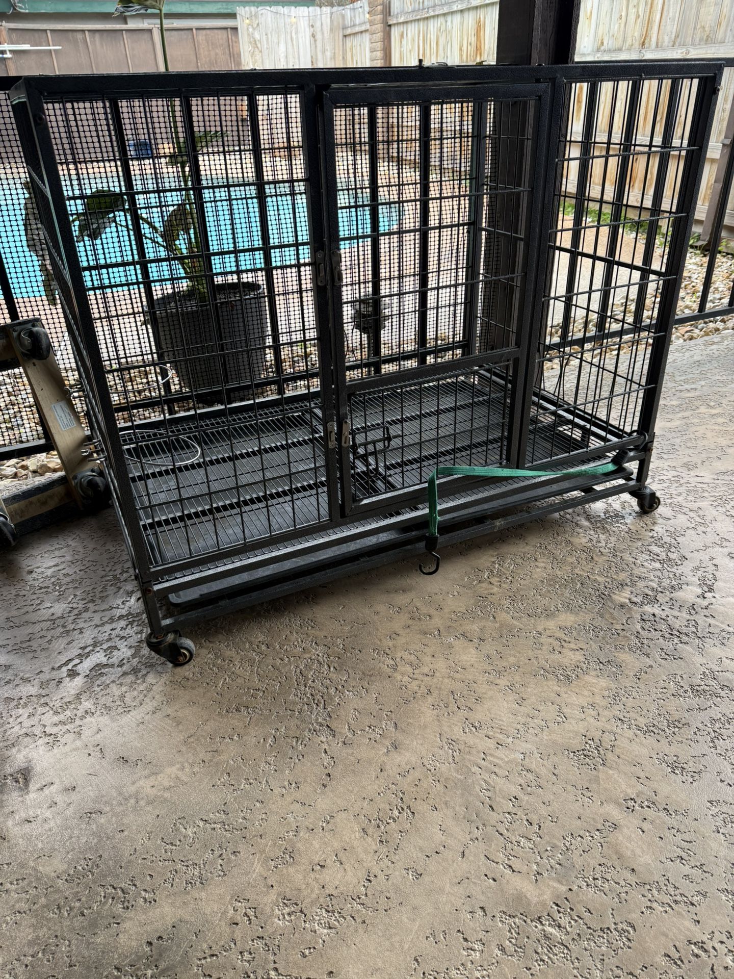 Large Heavy duty dog crate