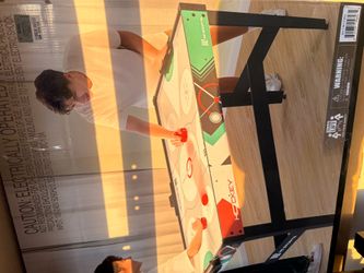 Air hockey table