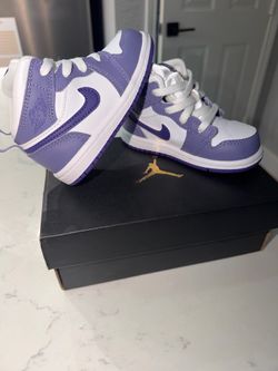 TODDLER AIR JORDAN 1 (SIZE 6)